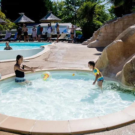 Camping Maeva Escapades L'arbre D'or **** 波讷地区帕朗提