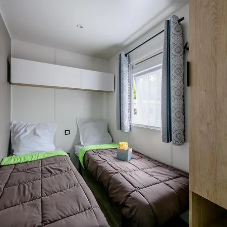 营地 Camping Maeva Escapades L'arbre D'or **** 波讷地区帕朗提