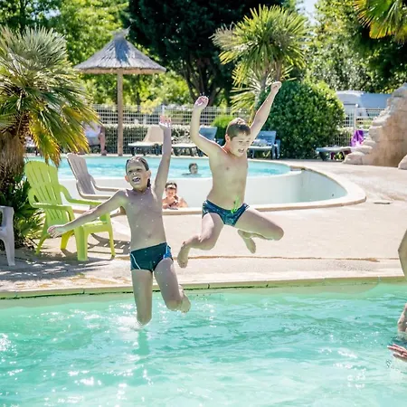 Camping Maeva Escapades L'arbre D'or **** 营地